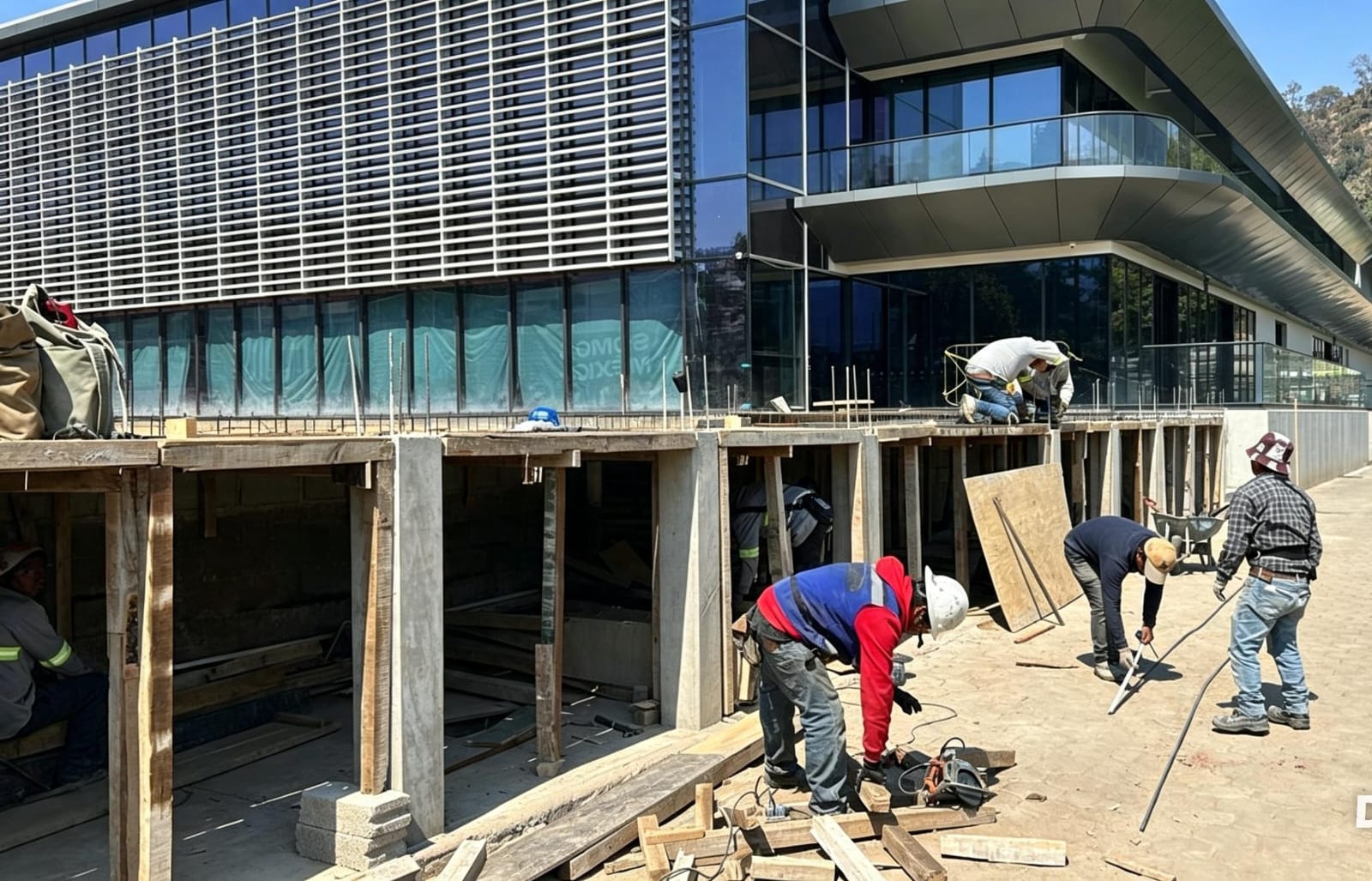 Residencia Los Encinos — Construcción Residencial